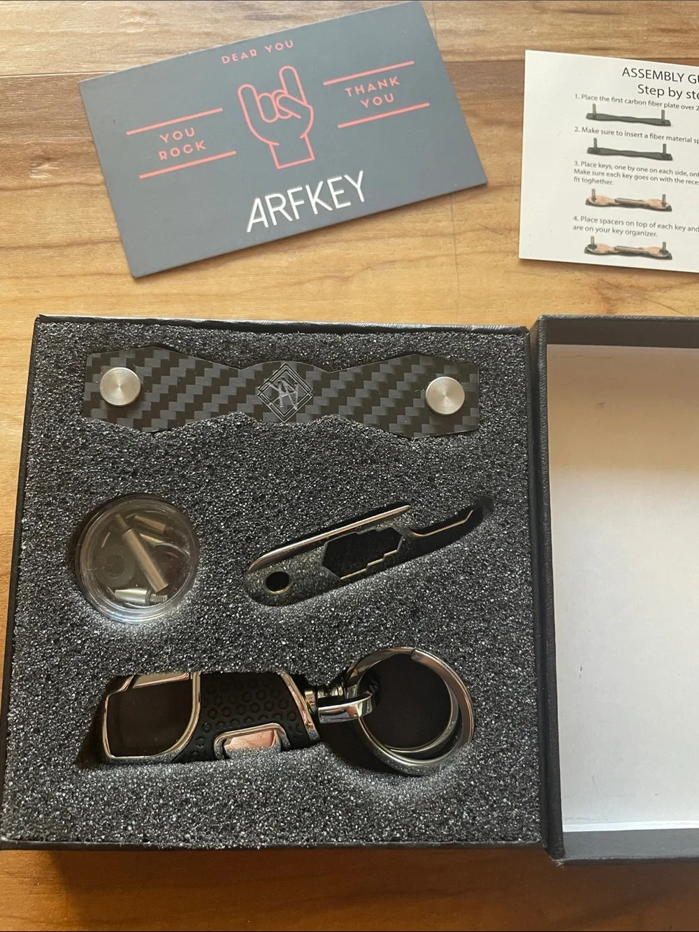 Compact Black Carbon-Style Key Organizer for Men
